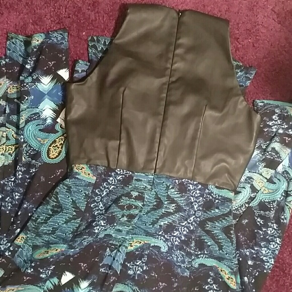 Shakuhachi x UO Flowy Fall Maxi Dress - Picture 3 of 4
