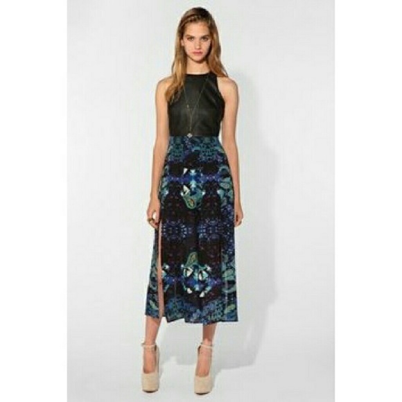 Shakuhachi x UO Flowy Fall Maxi Dress - Picture 1 of 4