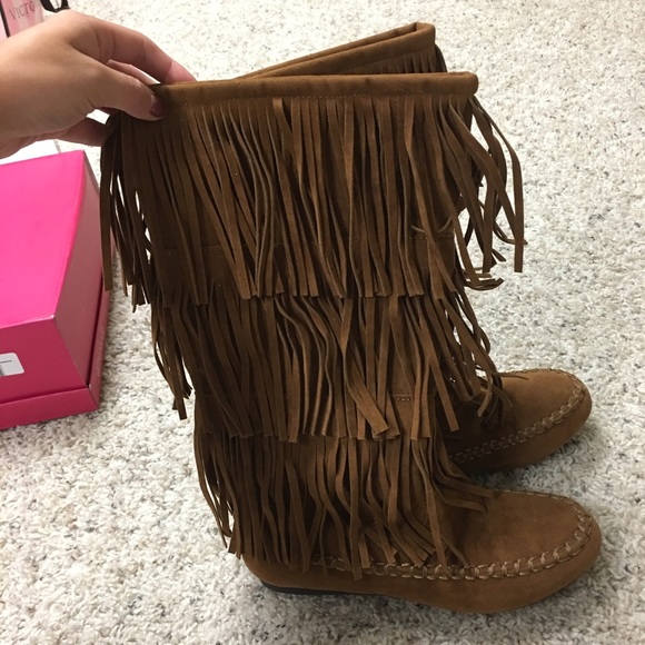 Frill Boots