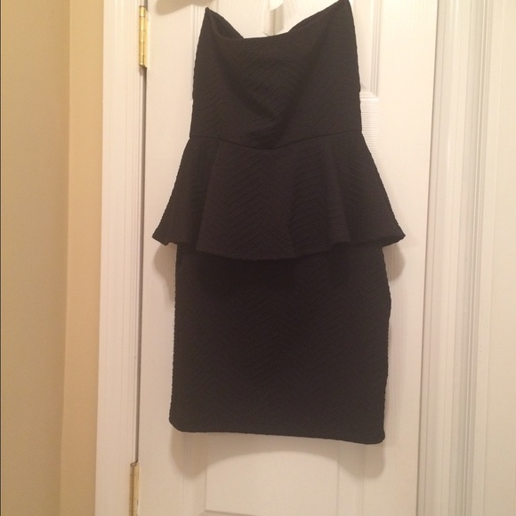 Black peplum mini - Picture 3 of 4