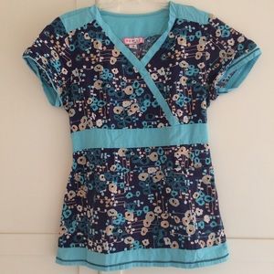🌸Blue Flower Print Koi Brand Scrub Top🌸