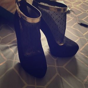 Black heels Only Use them One time.