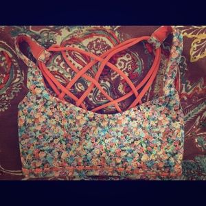 Lululemon Free To Be Wild Size 4