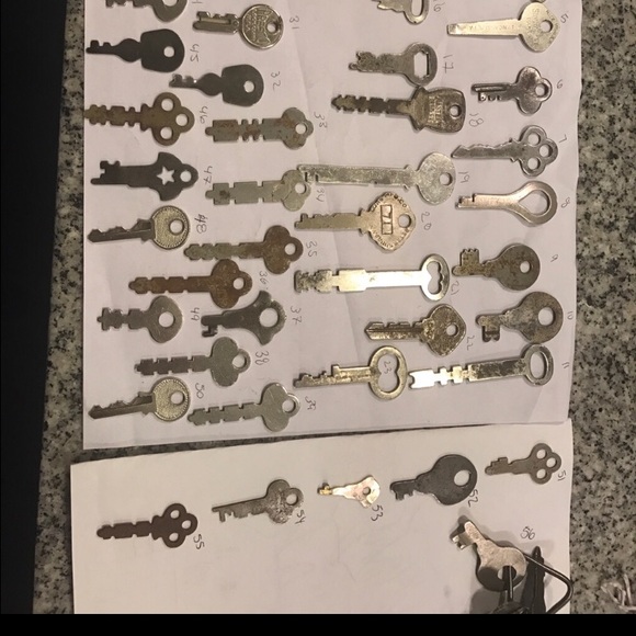 Personalized key pendant necklace - Picture 4 of 4