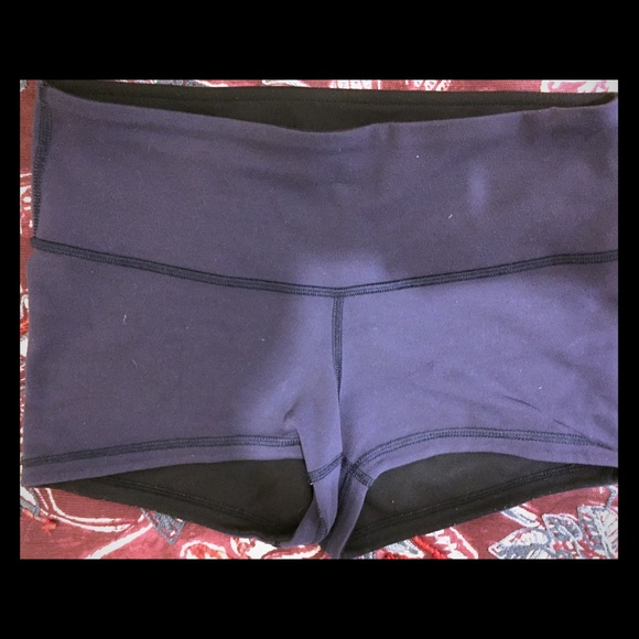 Lululemon Navy Boogie Short Size 4