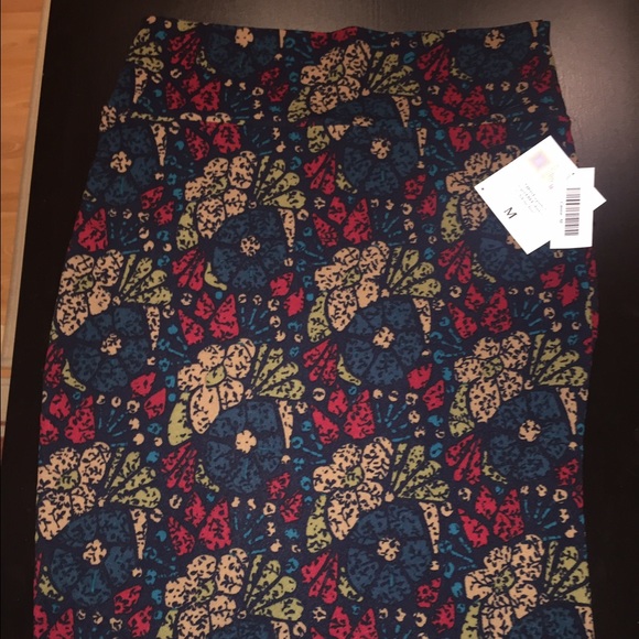 Lularoe Cassie skirt- never worn- NWT
