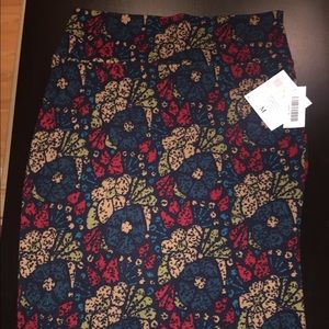 Lularoe Cassie skirt- never worn- NWT