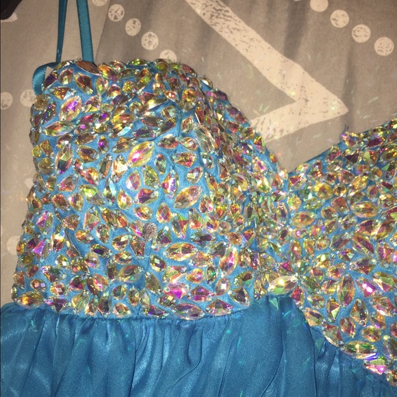 FORMAL DRESS PERFECT CONDITION! - Picture 2 of 4