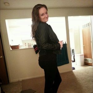 Meet your Posher, Stacy