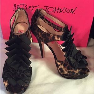 Betsey Johnson Pumps