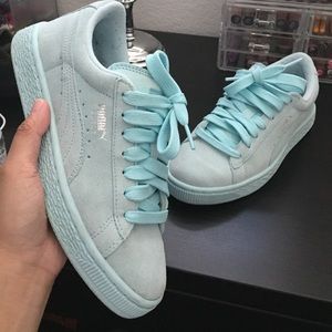 Clear Water Suede Pumas