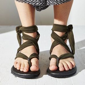 Sanuk Tie Slinged Up Yoga Sandal Green
