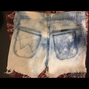 Distressed High Waisted Wrangler Shorts