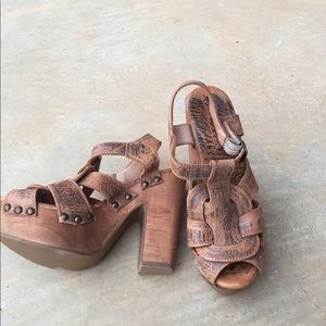Bedstu rustic platform heels
