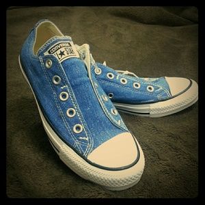 Unique slip on converse!