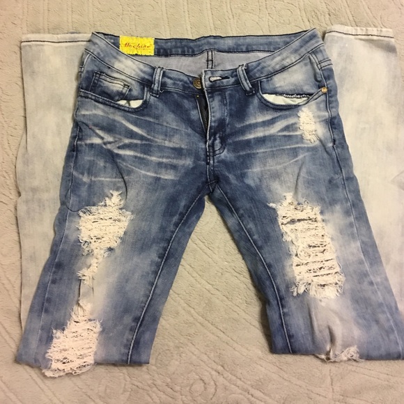 Super cute distressed stretchy skinny jeans