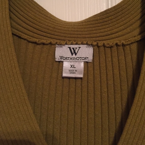 Olive green short sleeve sweater top - Picture 2 of 3