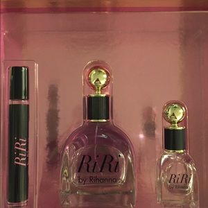 NEW Riri by Rihanna Perfume Set