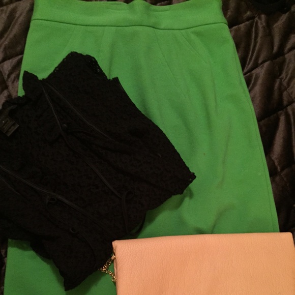Diane Von Furstenberg courgarette pencil skirt.