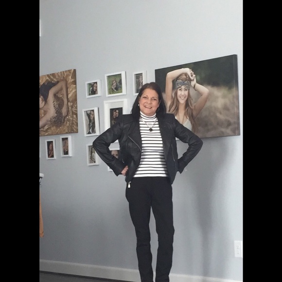 Meet your Posher - Picture 2 of 4