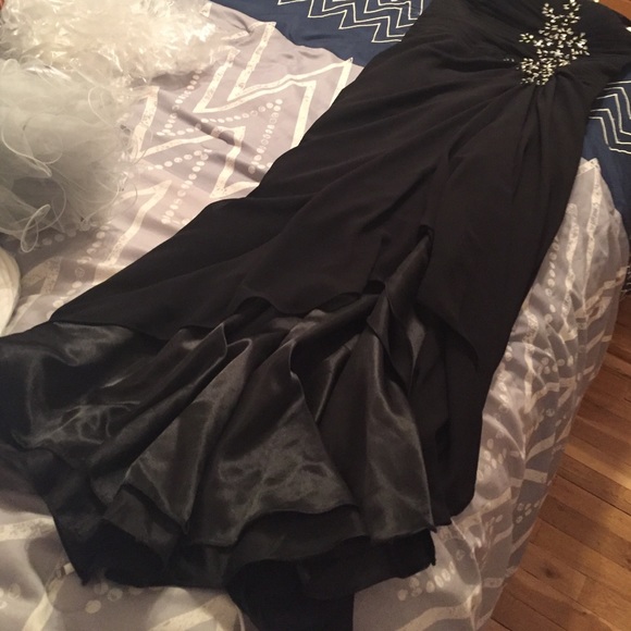 BLACK PROM DRESS PERFECT CONDITION! - Picture 2 of 3