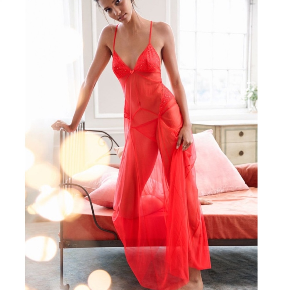 NWT vs long red maxi night gown size L