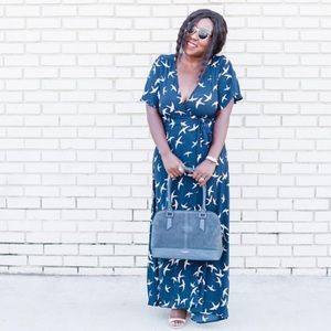 Gorgeous wrap dress floor length swallows