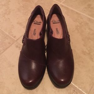Clarks Maroon Wedge, size 8.5