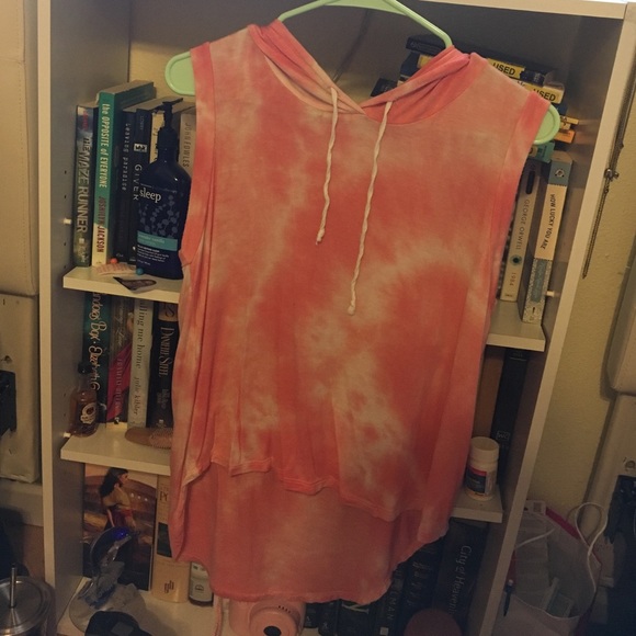 Cute tie dye, cut off sleeve shirt. - Picture 1 of 3