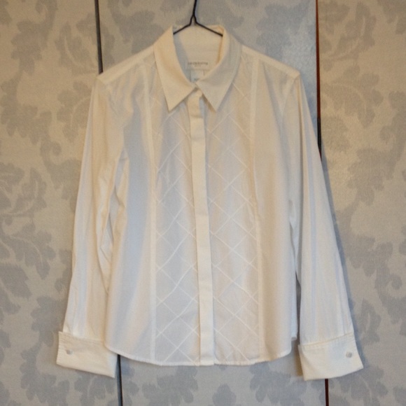 🌺 White Liz Claiborne button down shirt