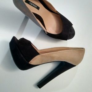 High heels. Peep toe. 6 US