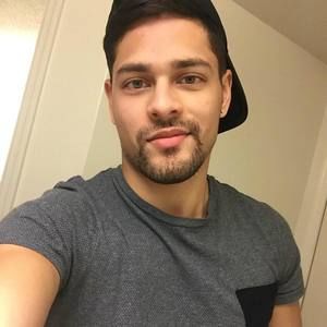 Meet your Posher, Camilo