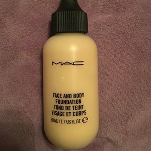 MAC Face and Body Foundation
