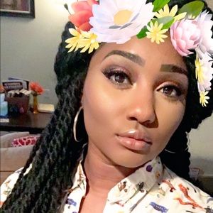 Meet your Posher, Dominique