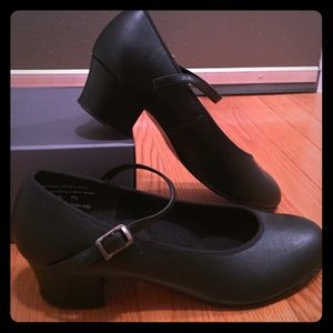 Capezio Mary Jane black size 8.5 NEW