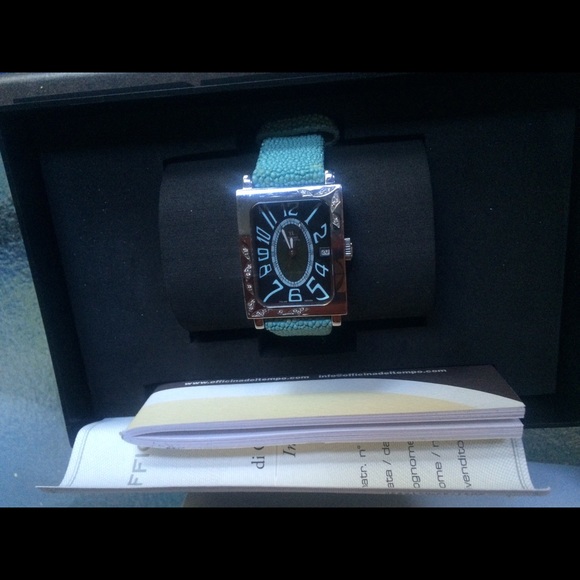 DIAMOND/STINGRAY BAND WATCH - Picture 2 of 4