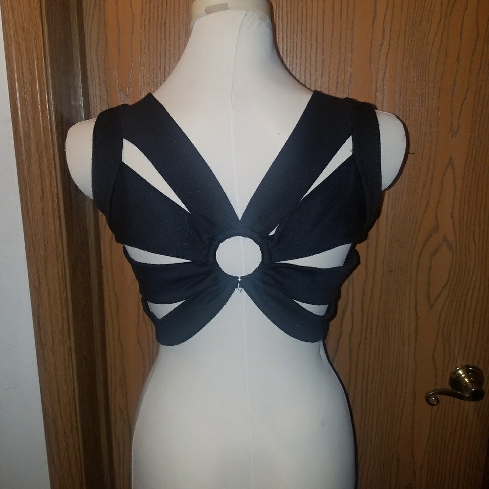Black cut out crop tank top