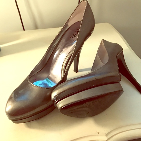 Gray pumps! Great condition