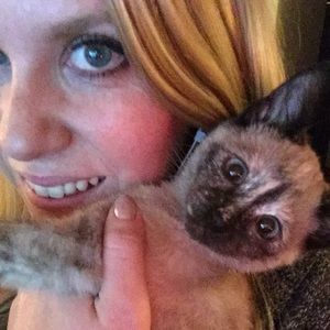 Meet your Posher, Olivia