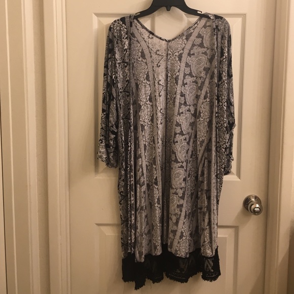 Black & white kimono