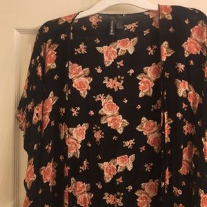 Tilly's, Black kimono with red/pink roses