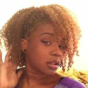 Meet your Posher, Desirae