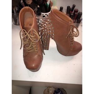 Ankle boots