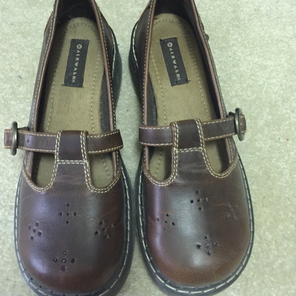 Airwalk maryjane type leather shoes