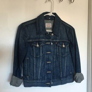 Levis classic trucker jacket size small