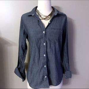 GAP Chambray Button Down Shirt Medium