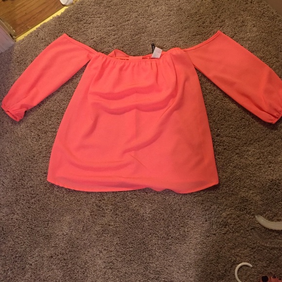 Top - Picture 3 of 4