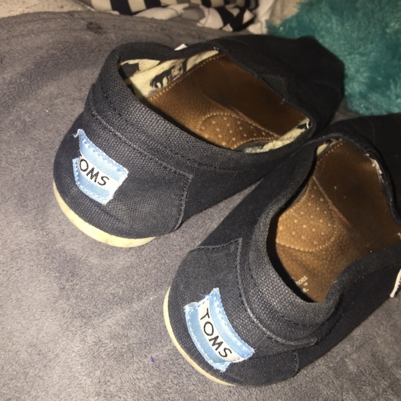 Toms