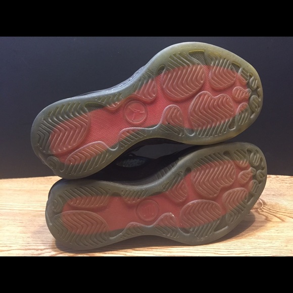 Air Jordan Shoes! Size 5.5 - Black! - Picture 4 of 4