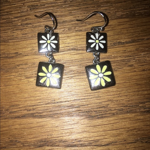 Lia Sophia Daisy earrings